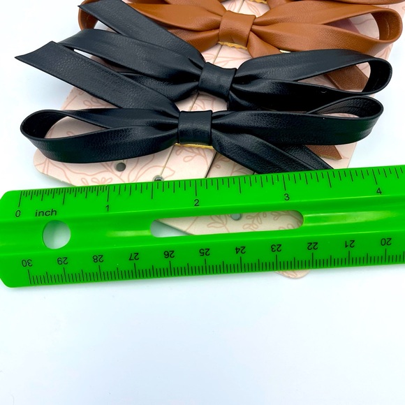8 Faux Leather Bow Hair Clips NWT - Picture 2 of 3